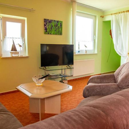 Urlaubs-Appartement Am Dorfrand Wieck Esterno foto