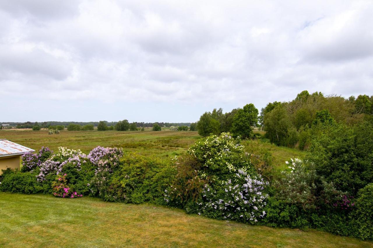 Urlaubs-Appartement Am Dorfrand Wieck Esterno foto